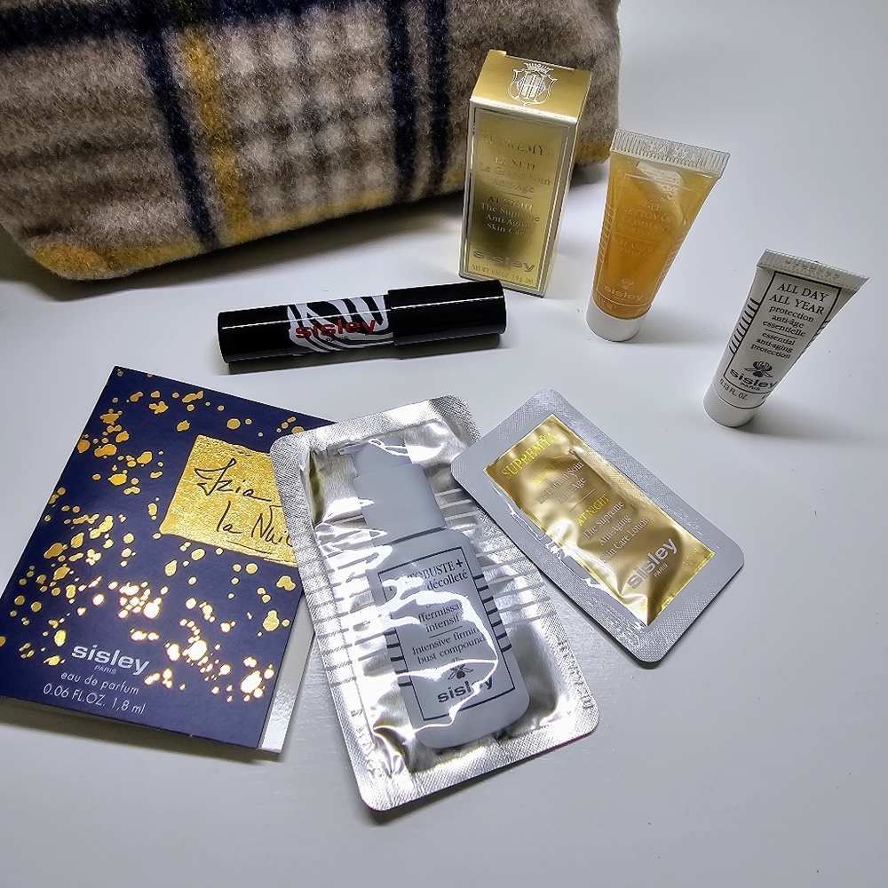 Sisley-Paris Luxury Travel gift set with pouch